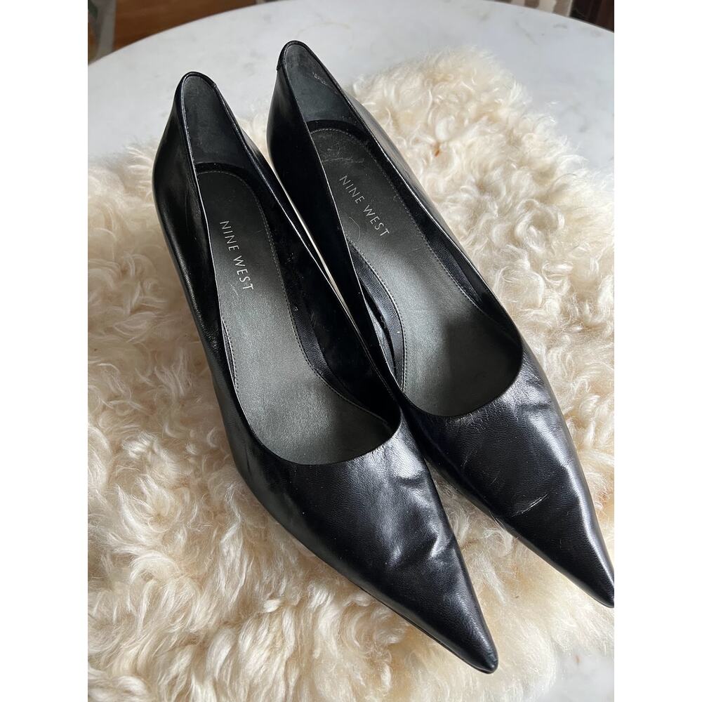 Nine West Pointed Black Leather Heels - Picture 2 of 9